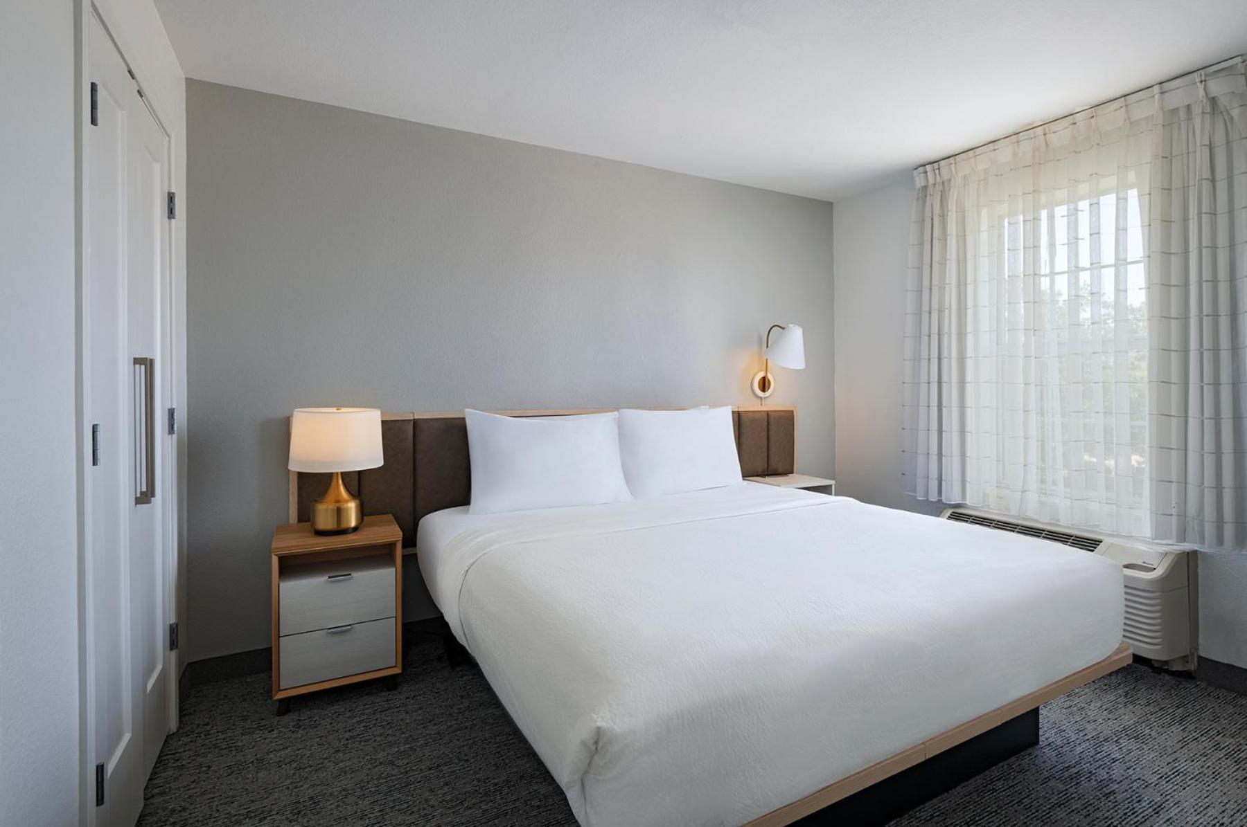 Towneplace Suites By Marriott Колледж-Стейшн Экстерьер фото