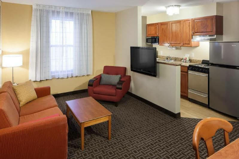Towneplace Suites By Marriott Колледж-Стейшн Экстерьер фото